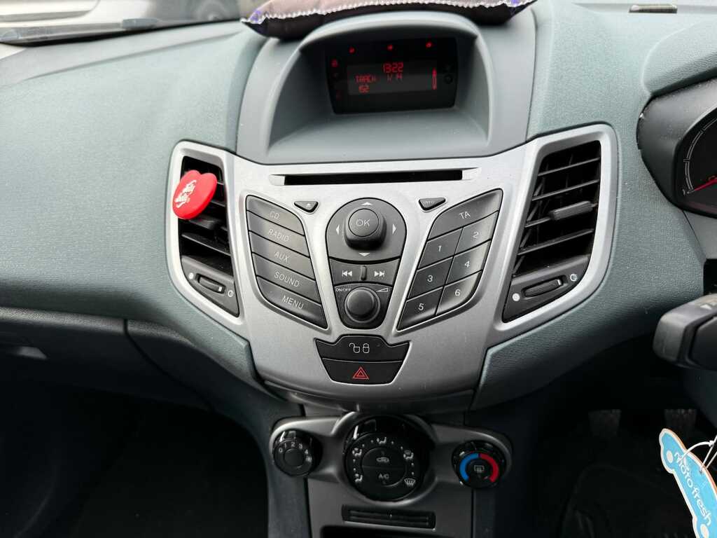 Ford Fiesta Titanium Hatchback Red #7