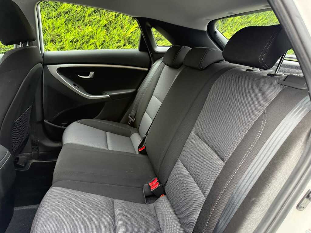 Hyundai I30 1.6 Crdi Active White #12