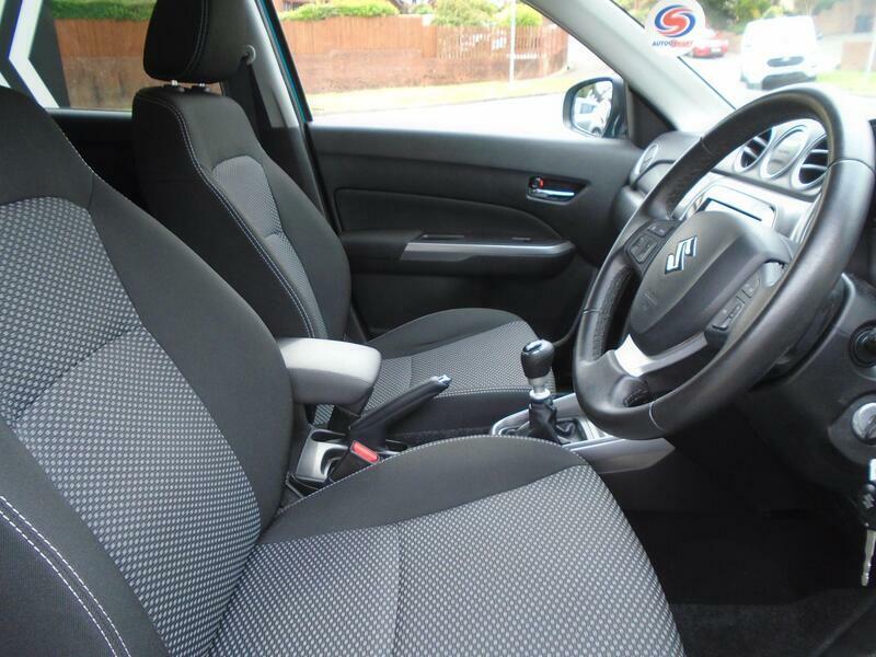 Suzuki Vitara Estate Black #19