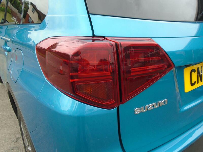 Suzuki Vitara Estate Black #11