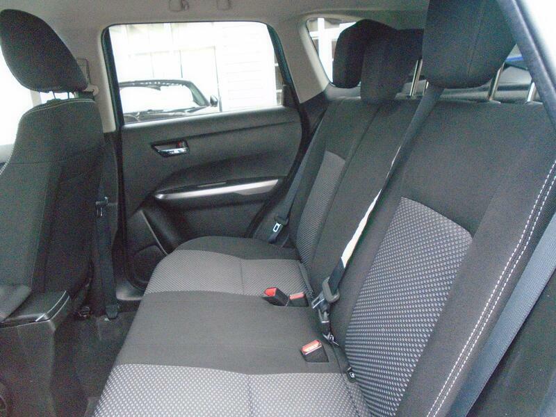 Suzuki Vitara Estate Black #29
