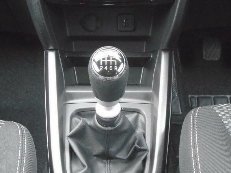 Suzuki Vitara Estate Black #37
