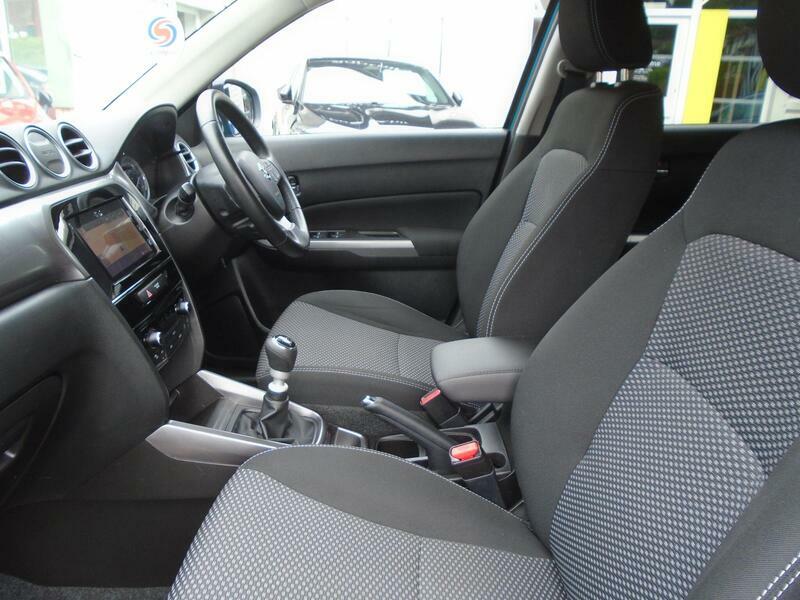 Suzuki Vitara Estate Black #26