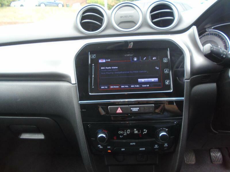 Suzuki Vitara Estate Black #35