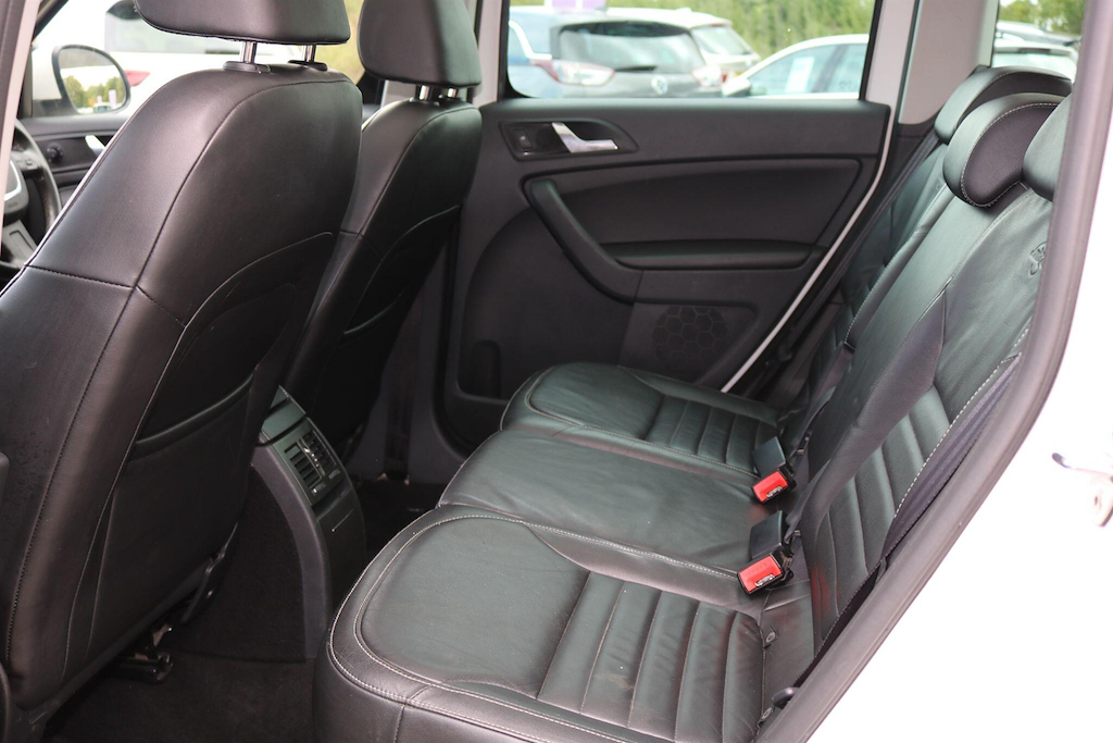 Skoda Yeti Elegance Red #10