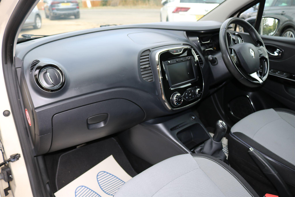 Renault Captur 1.5L Dynamique Medianav Dci 90 Bhp Grey #21