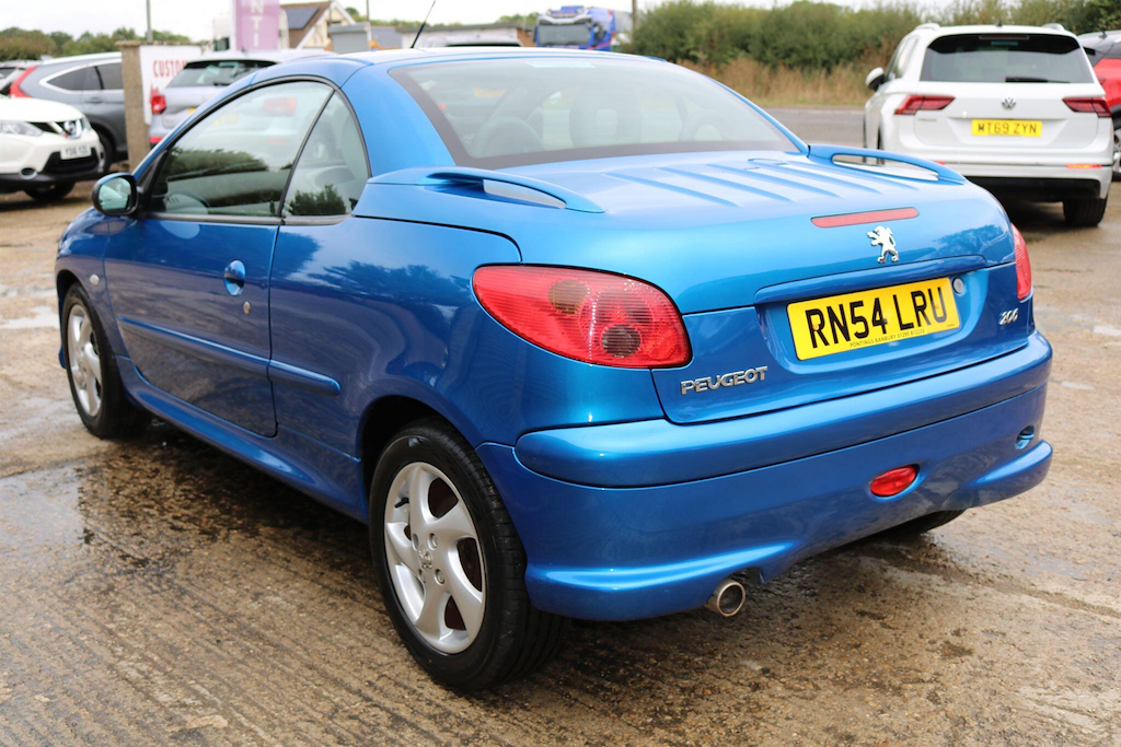 Peugeot 206 Hatchback Red #10