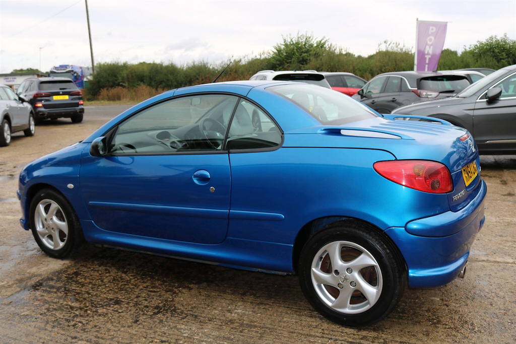 Peugeot 206 Hatchback Red #11