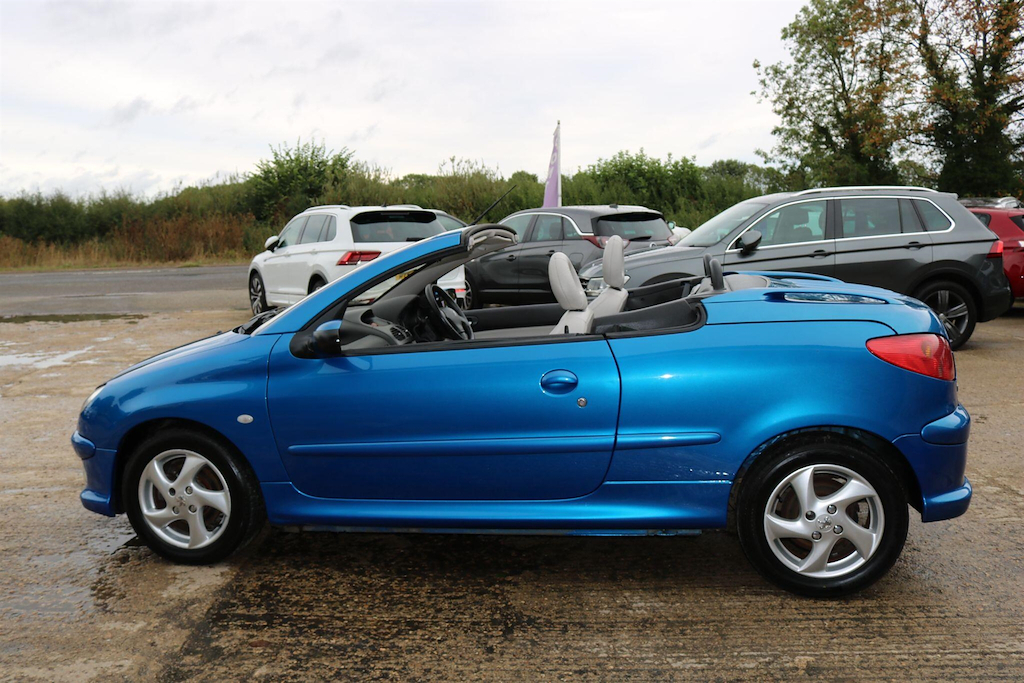 Peugeot 206 Hatchback Red #27