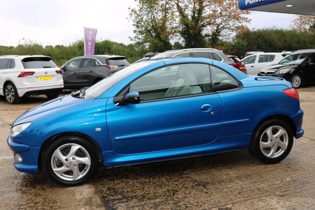 Peugeot 206 Hatchback Red #13