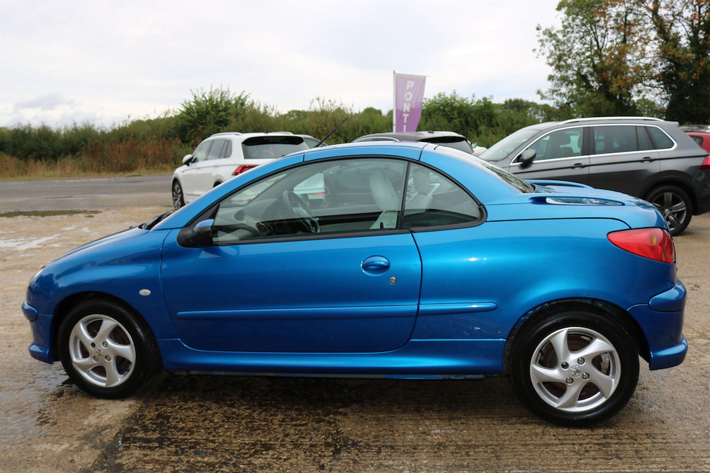 Peugeot 206 Hatchback Red #12