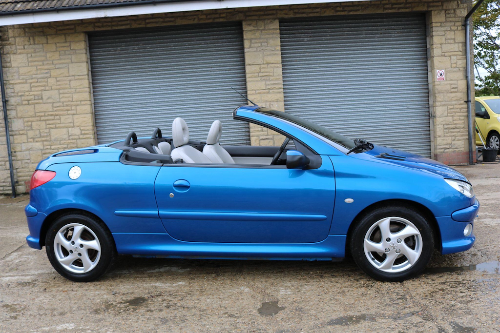 Peugeot 206 Hatchback Red #24