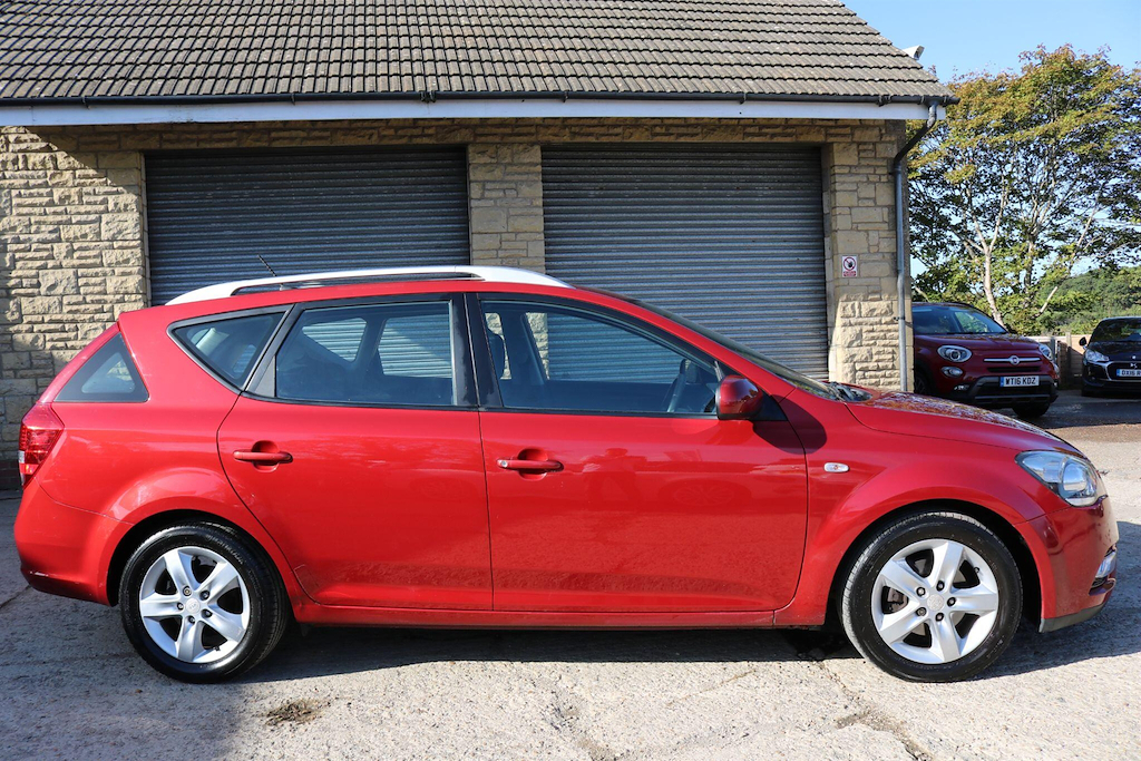 Kia Ceed 1.6 Crdi 2 Sports Wagon Euro 5 Red #4