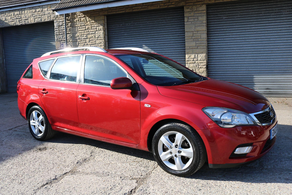 Kia Ceed 1.6 Crdi 2 Sports Wagon Euro 5 Red #2