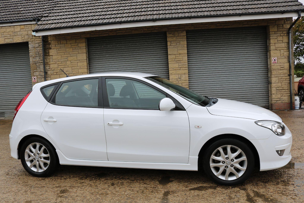 Hyundai I30 1.4 Comfort Hatchback Euro 5 10 White #4
