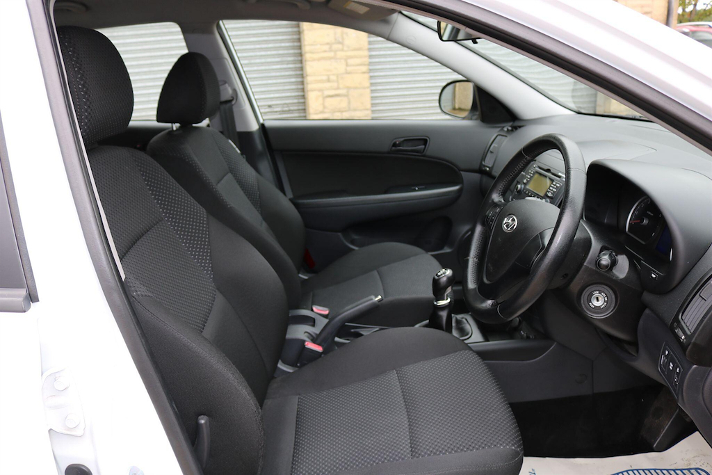Hyundai I30 1.6L Classic Grey #16