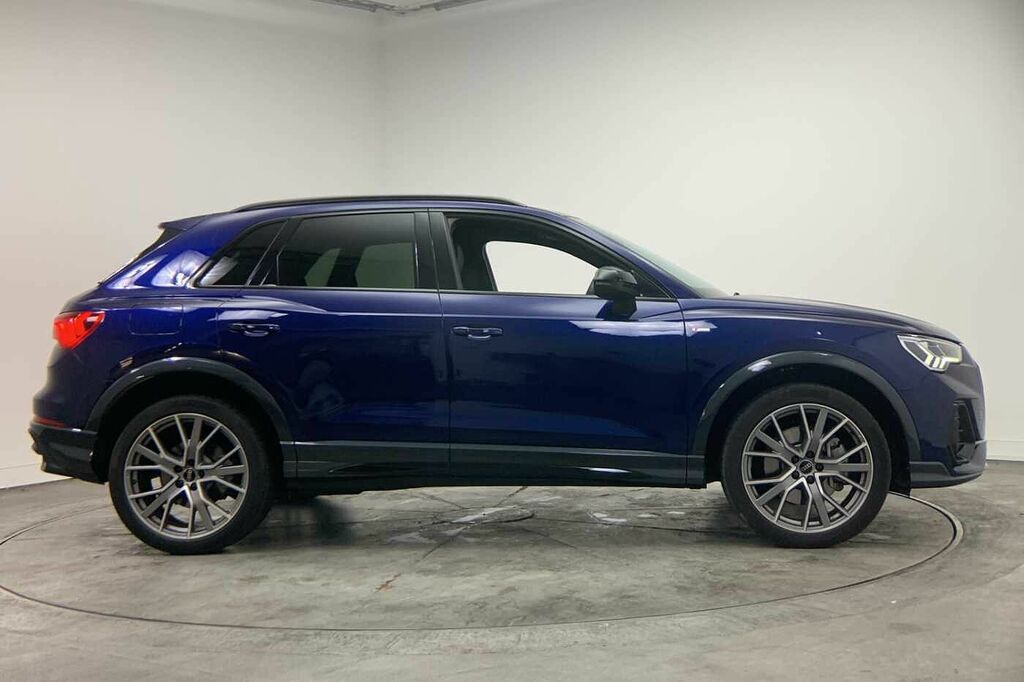 Audi Q3 Black Edition 45 Tfsi E 245 Ps S Tronic - 2024 Blue #4