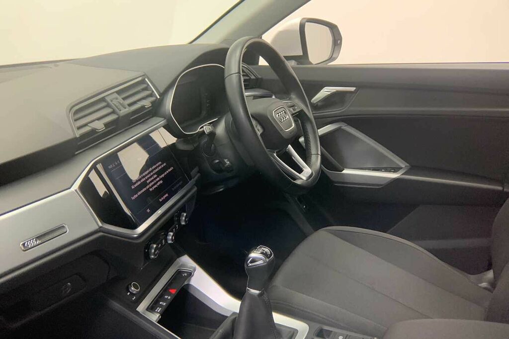 Audi Q3 Technik 35 Tfsi 150 Ps 6-Speed - 2021 HJ71SYC White #2
