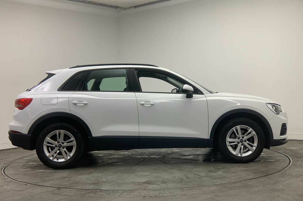 Audi Q3 Technik 35 Tfsi 150 Ps 6-Speed - 2021 HJ71SYC White #4