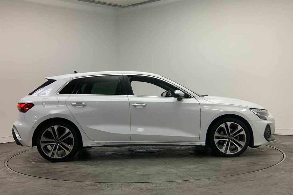 Audi A3 S Line 30 Tfsi 116 Ps 6-Speed - 2024 HJ74OXR White #4