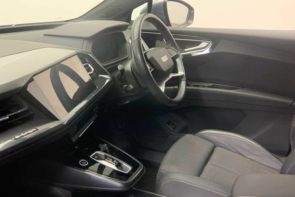 Audi Q4 E Tron Q4 S Line 40 E-tron 150,00 Kw Blue #2