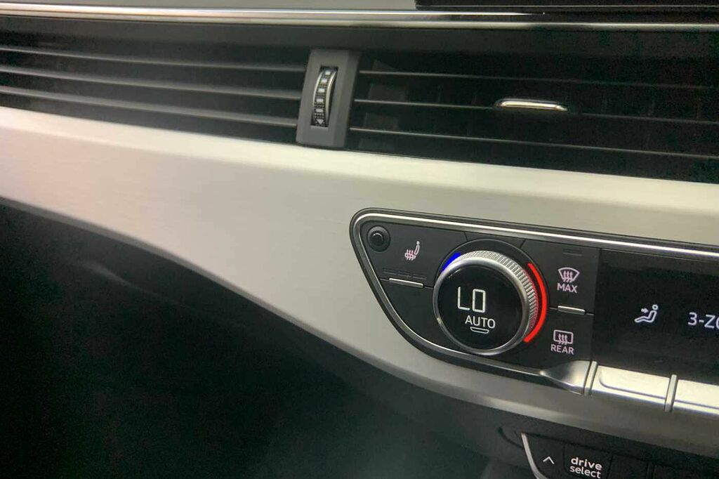 Audi A4 2.0 Tdi 35 Black Edition Saloon S Troni Grey #19