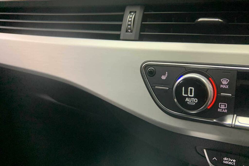 Audi A4 2.0 Tdi 35 Black Edition Saloon S Troni Grey #30