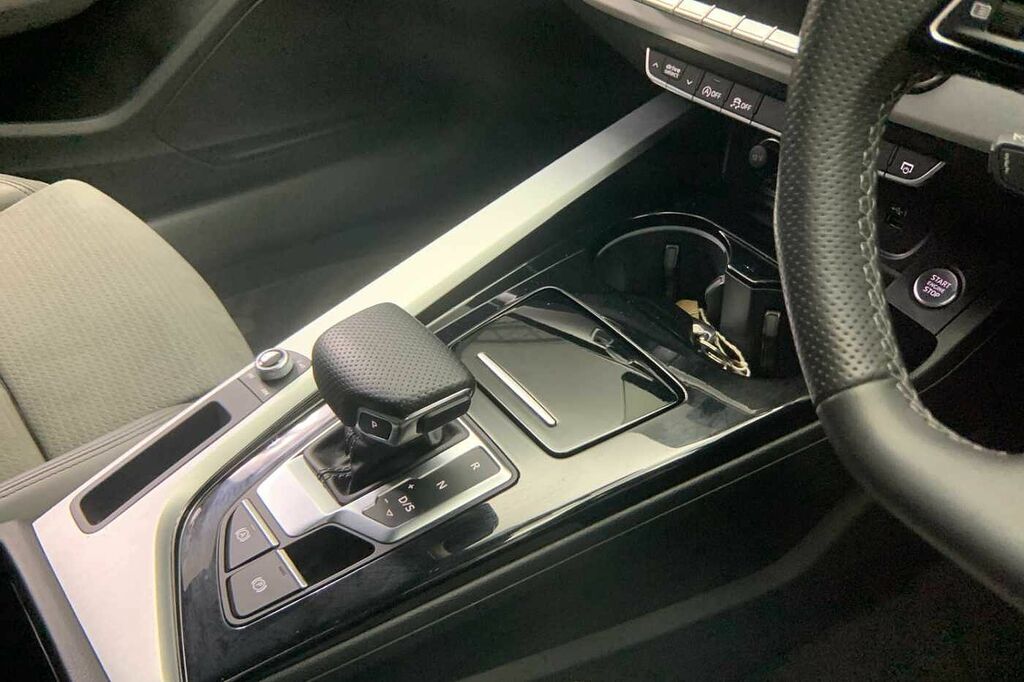 Audi A4 2.0 Tdi 35 Black Edition Saloon S Troni Grey #8