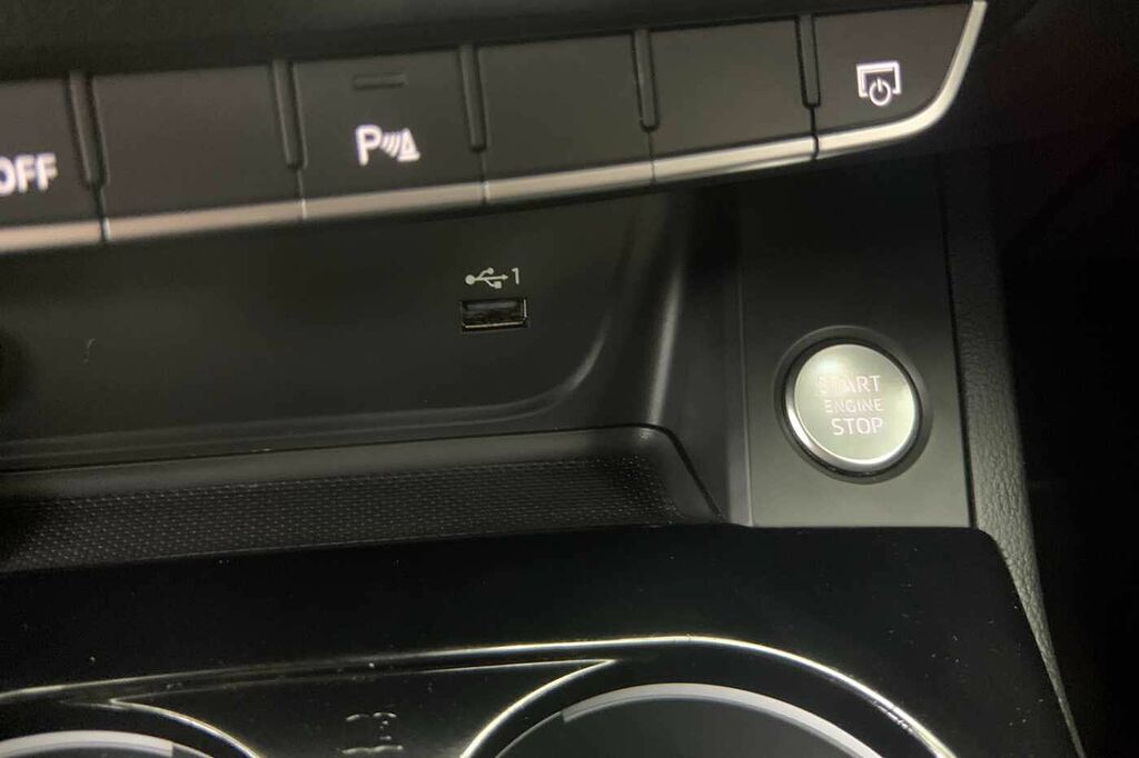 Audi A4 2.0 Tdi 35 Black Edition Saloon S Troni Grey #21