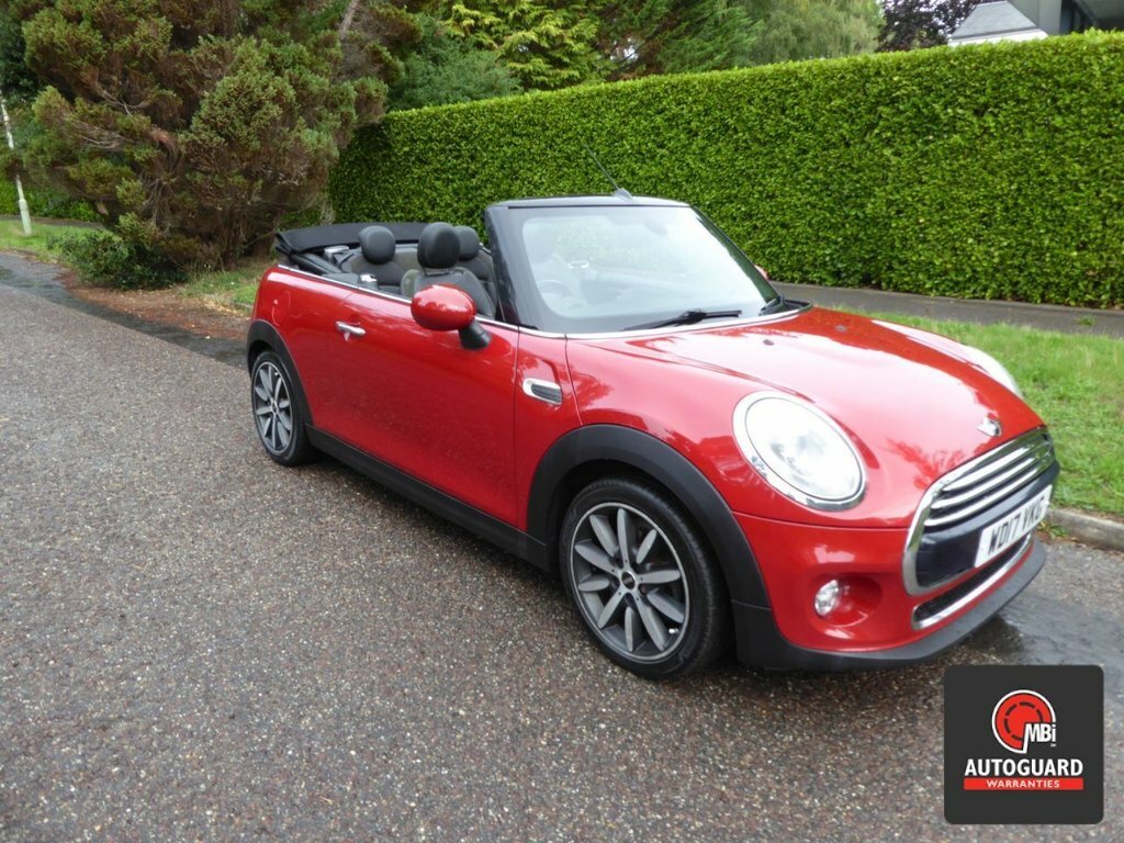 Mini Convertible 1.5L Cooper Red