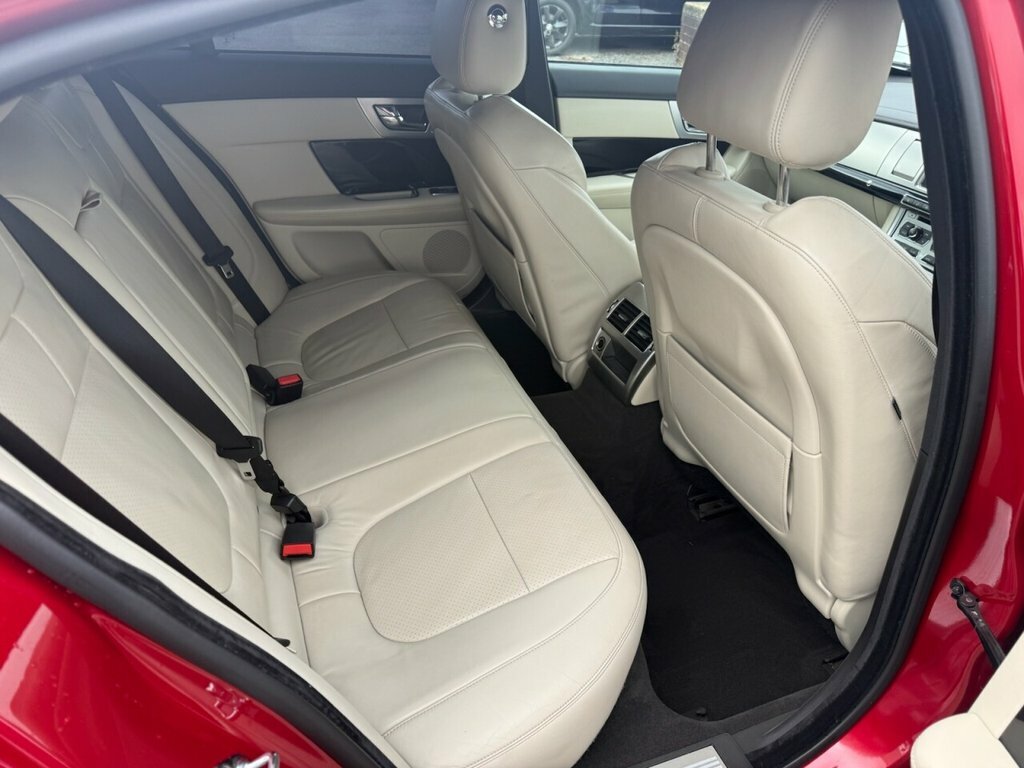 Jaguar XF 3L Premium Luxury Red #4