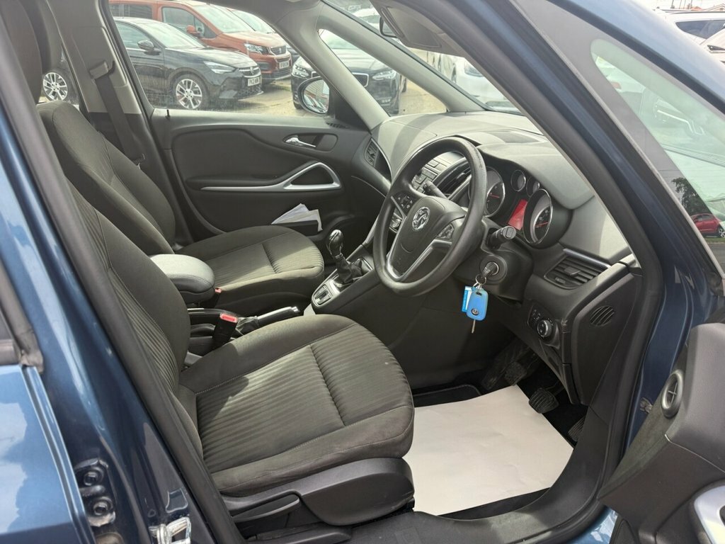 Vauxhall Zafira Tourer 1.4L Exclusiv Blue #5