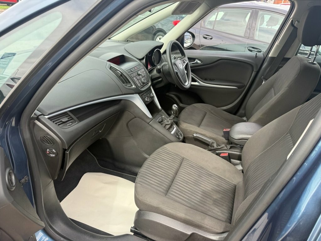 Vauxhall Zafira Tourer 1.4L Exclusiv Blue #6