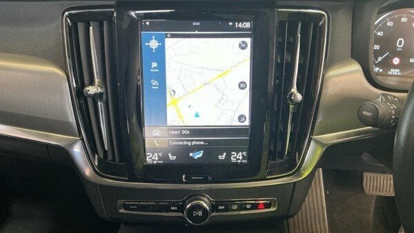Volvo V90 2L Momentum Plus Black #6