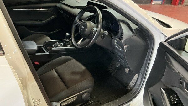 Mazda 3 2L Prime-line White #2
