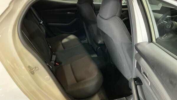 Mazda 3 2L Prime-line White #5