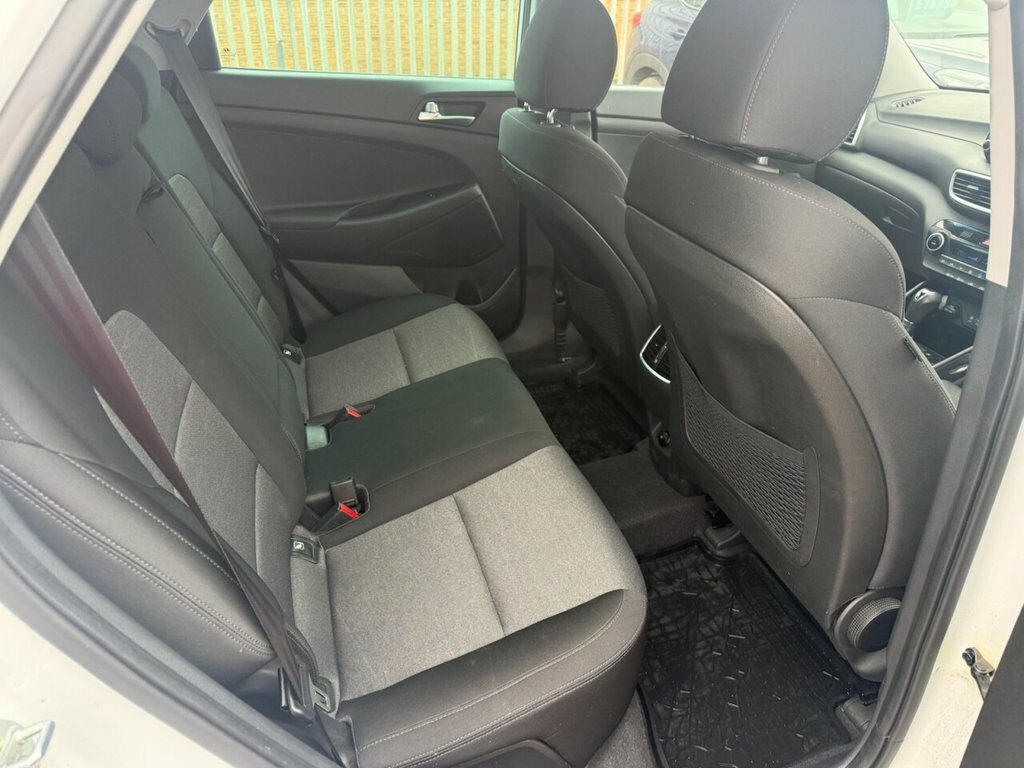 Hyundai Tucson 2L Se Nav White #6