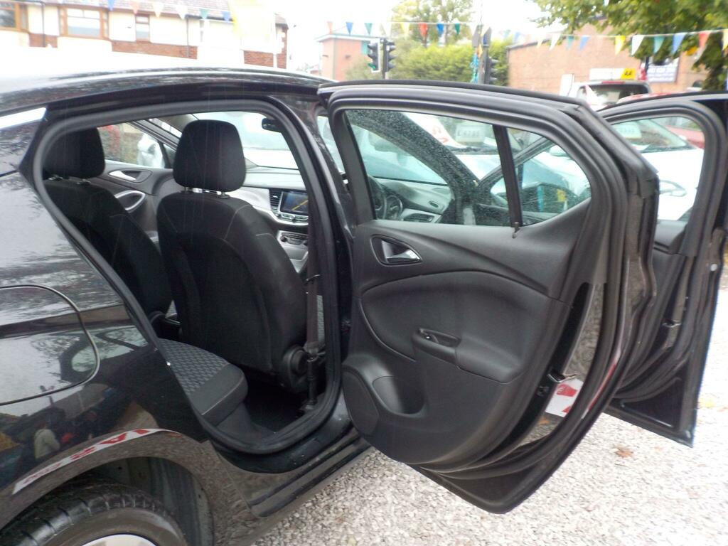 Vauxhall Astra Sri White #21