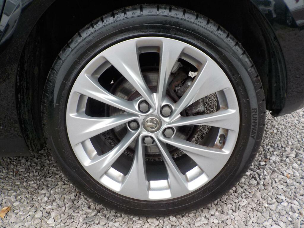 Vauxhall Astra Sri White #24