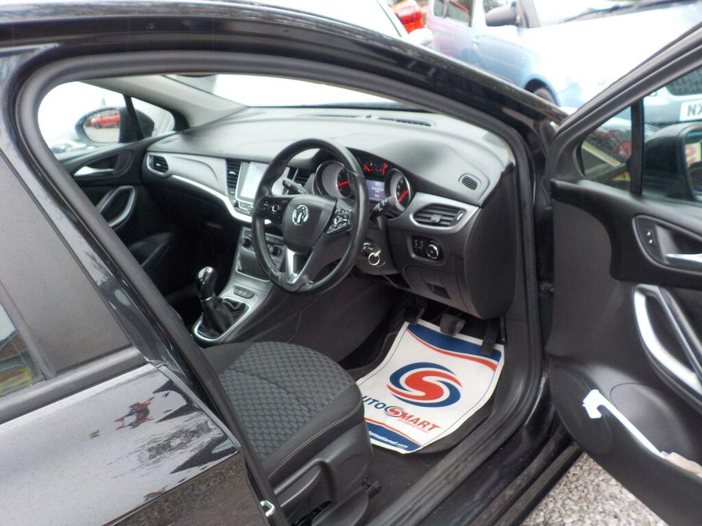 Vauxhall Astra Sri White #10