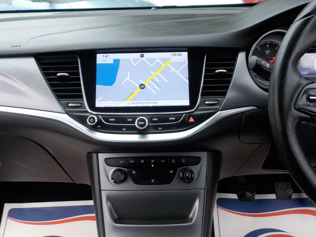 Vauxhall Astra Sri White #13
