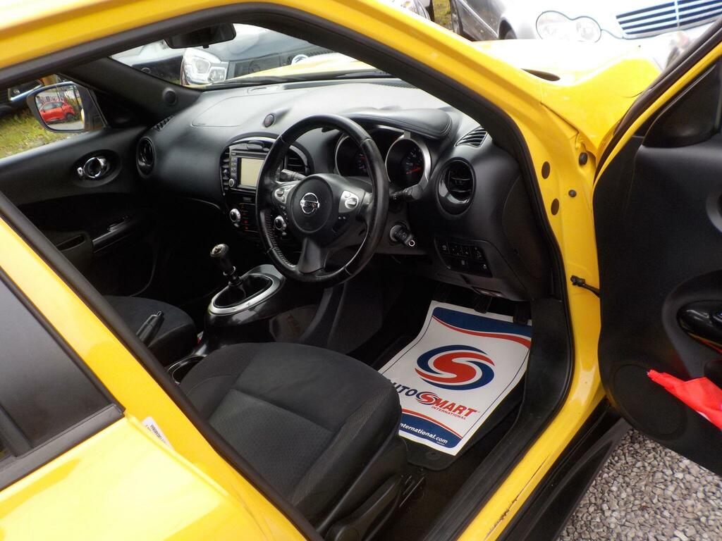 Nissan Juke Acenta White #10