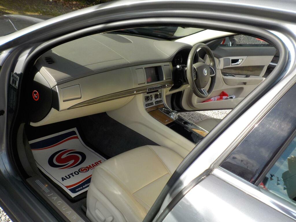 Jaguar XF D Luxury Grey #11