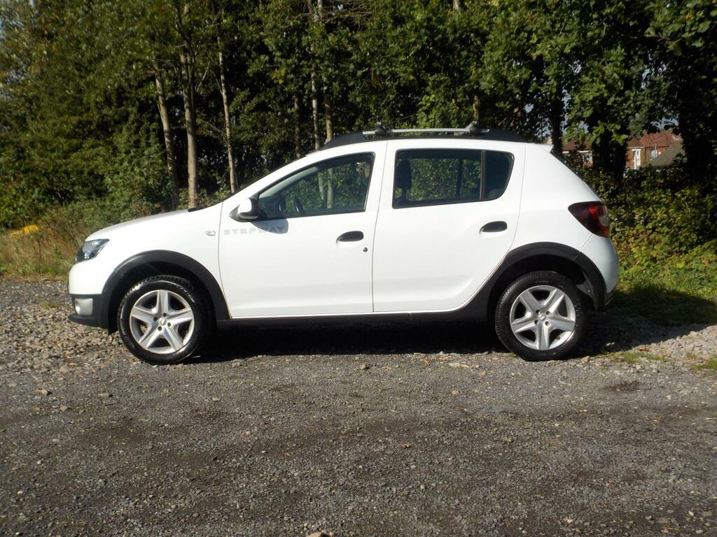 Dacia Sandero Stepway 0.9 Tce Laureate Euro 6 S S Black #2