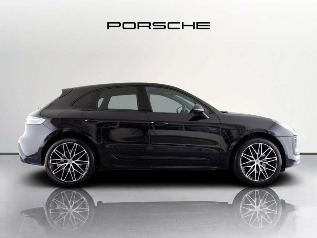 Porsche Macan T Black #2