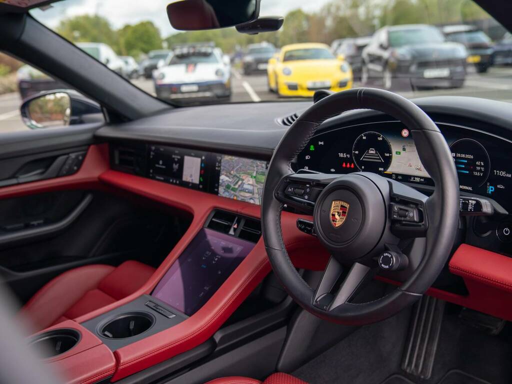 Porsche Taycan 4S Black #4