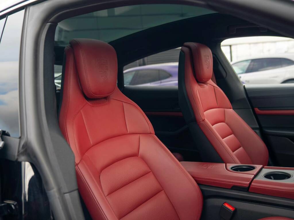 Porsche Taycan 4S Black #5
