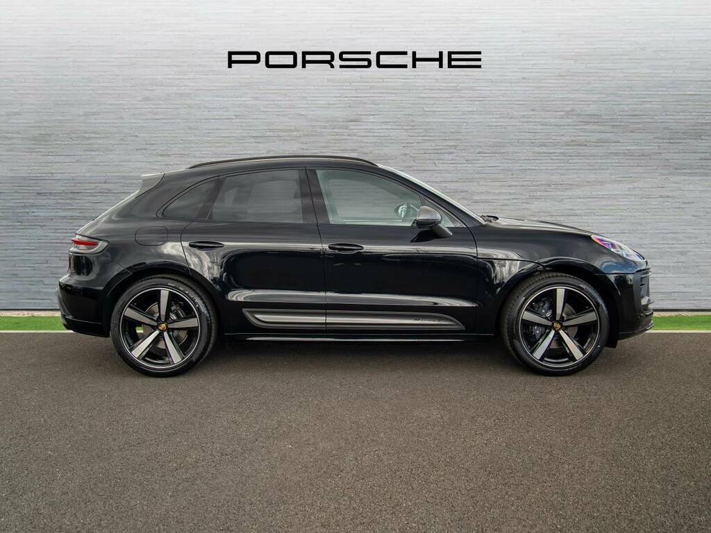 Porsche Macan T Black #2