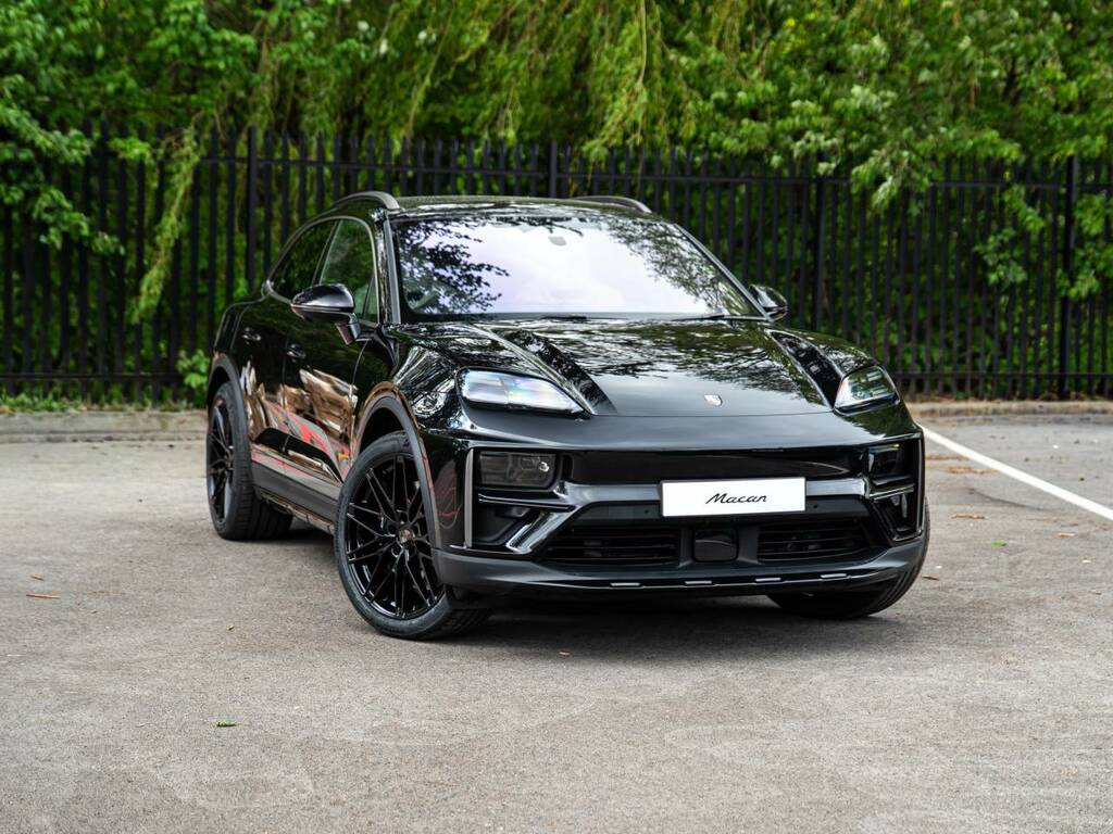 Porsche Macan Turbo Electric Black