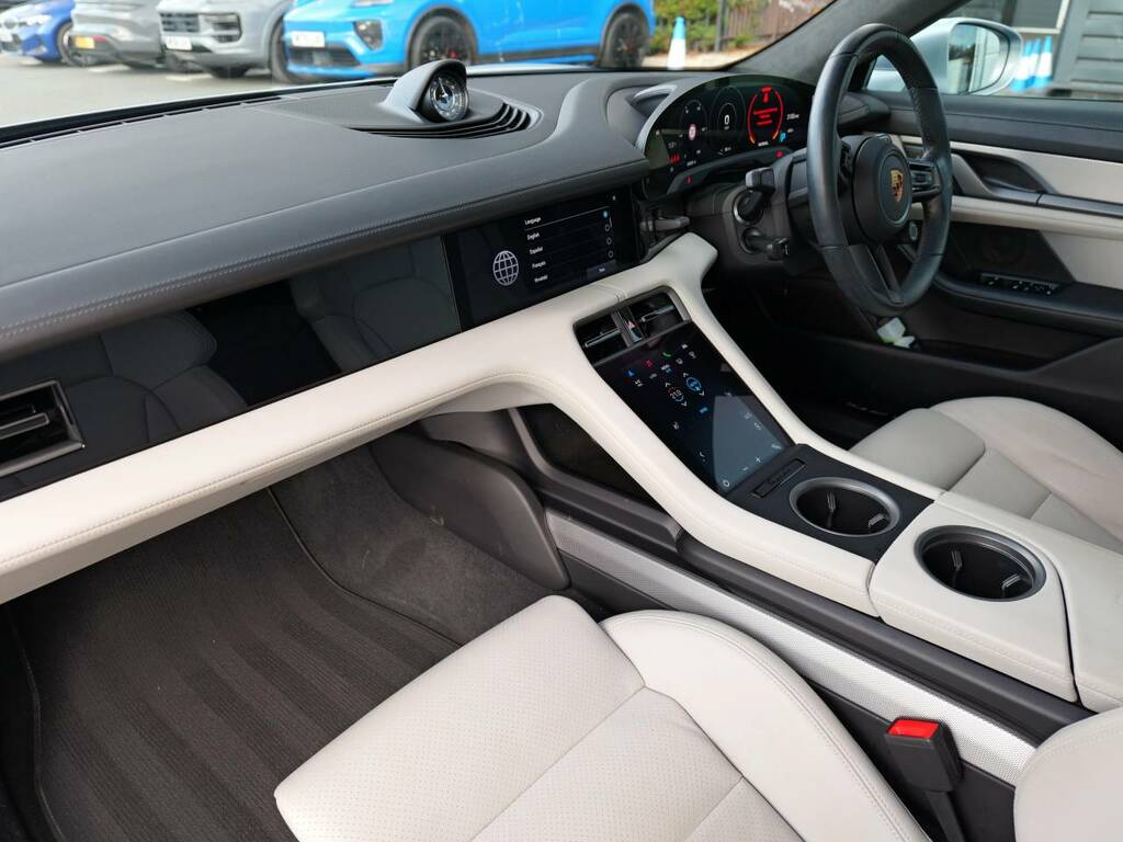 Porsche Taycan Gts Sport Turismo Silver #4